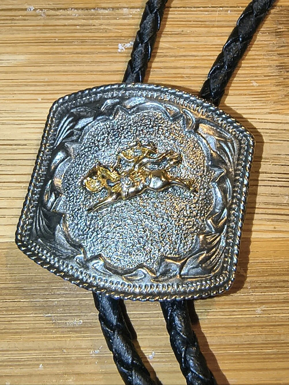 Vtg Metal Bolo Tie Nice Bronco Busting Cowboy Silver Tone Rodeo